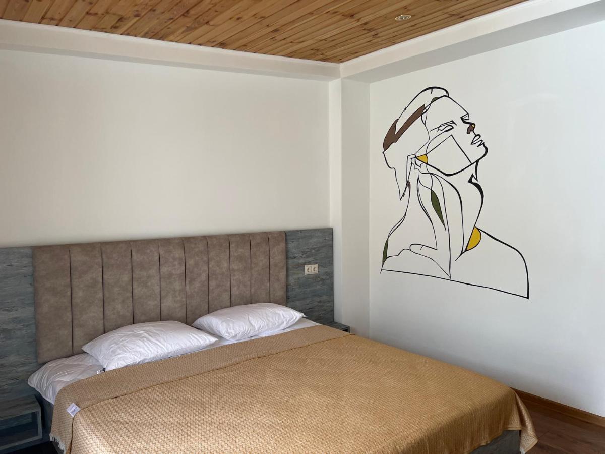 Anne'S Hotel In Местия Экстерьер фото